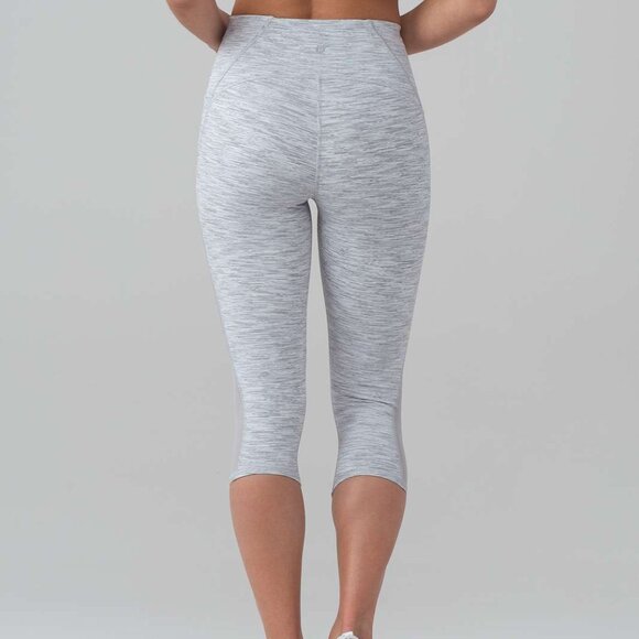 Women's Lululemon Train Times Crop Wee Are From Space Grey Gray White Size 4 - Picture 3 of 12